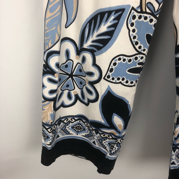 Catherine Stewart | Floral Patterned Capri - Picture 4 of 6